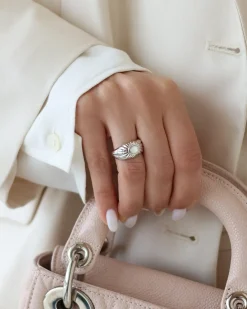 Anillo Plateado Madre Perla Diana