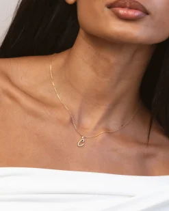 Collar Letra C
