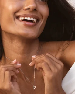 Collar Plata Letra P