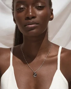 Collar Plateado Zodiaco Escorpio